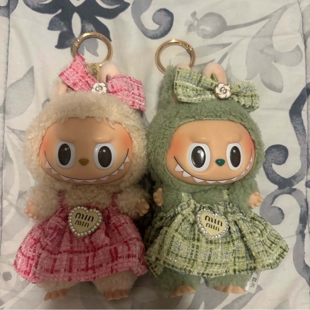 Authentic labubus from exciting macroon series !!!accepting offers!!!!